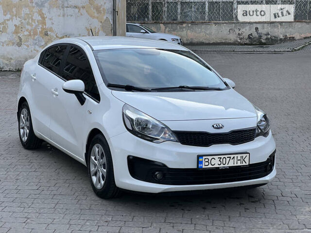 Белый Киа Рио, объемом двигателя 1.4 л и пробегом 88 тыс. км за 14000 $, фото 7 на Automoto.ua