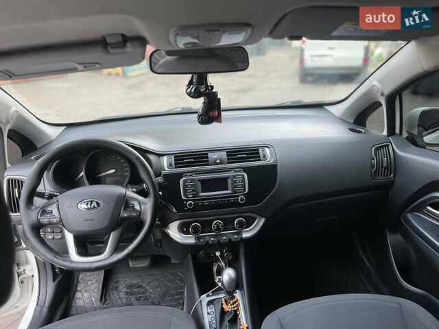 Белый Киа Рио, объемом двигателя 1.4 л и пробегом 101 тыс. км за 13500 $, фото 10 на Automoto.ua