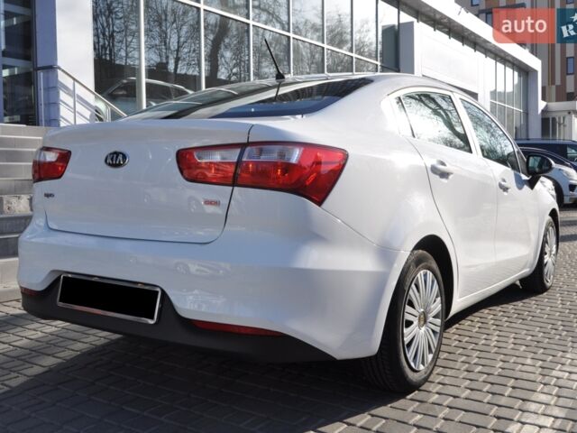 Белый Киа Рио, объемом двигателя 1.6 л и пробегом 117 тыс. км за 8300 $, фото 8 на Automoto.ua
