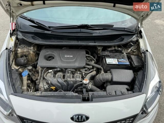 Белый Киа Рио, объемом двигателя 1.6 л и пробегом 162 тыс. км за 11000 $, фото 25 на Automoto.ua
