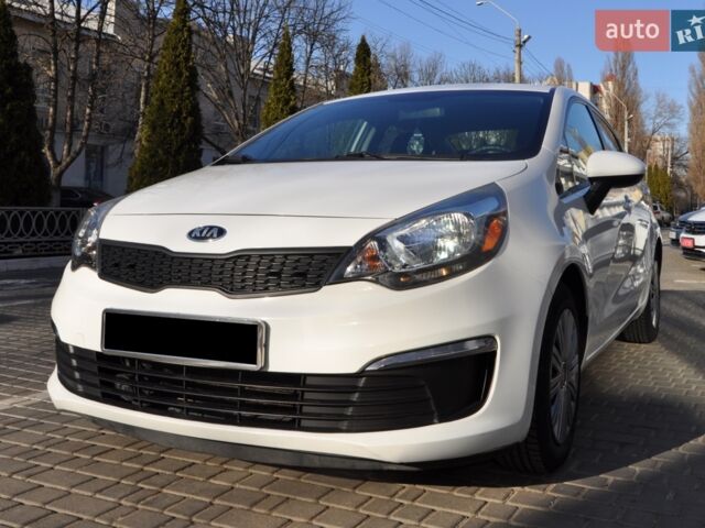 Белый Киа Рио, объемом двигателя 1.6 л и пробегом 117 тыс. км за 8300 $, фото 1 на Automoto.ua