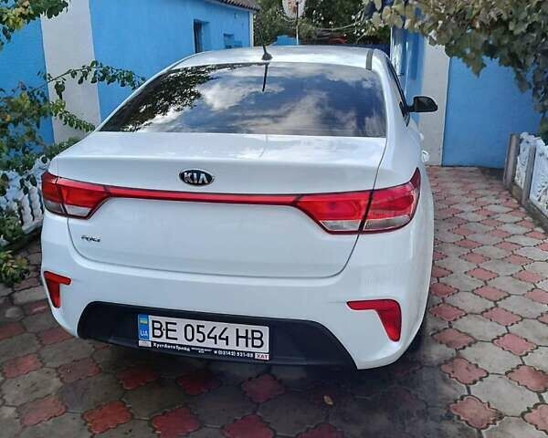 Белый Киа Рио, объемом двигателя 1.4 л и пробегом 21 тыс. км за 10700 $, фото 9 на Automoto.ua
