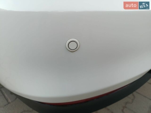 Білий Кіа Ріо, об'ємом двигуна 1.4 л та пробігом 49 тис. км за 10600 $, фото 28 на Automoto.ua