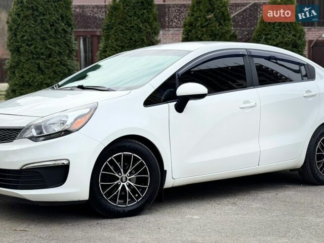 Белый Киа Рио, объемом двигателя 1.6 л и пробегом 162 тыс. км за 11000 $, фото 5 на Automoto.ua