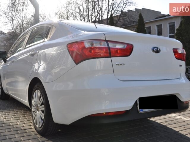 Белый Киа Рио, объемом двигателя 1.6 л и пробегом 117 тыс. км за 8300 $, фото 3 на Automoto.ua