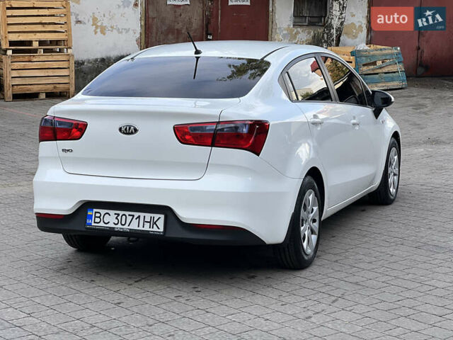 Белый Киа Рио, объемом двигателя 1.4 л и пробегом 101 тыс. км за 13500 $, фото 7 на Automoto.ua