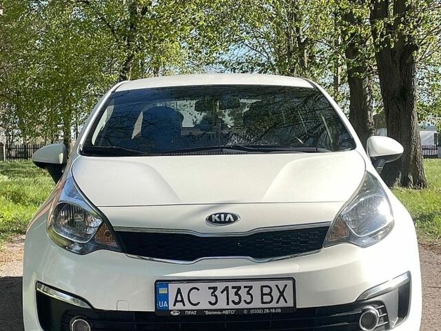 Белый Киа Рио, объемом двигателя 1.4 л и пробегом 140 тыс. км за 9350 $, фото 6 на Automoto.ua