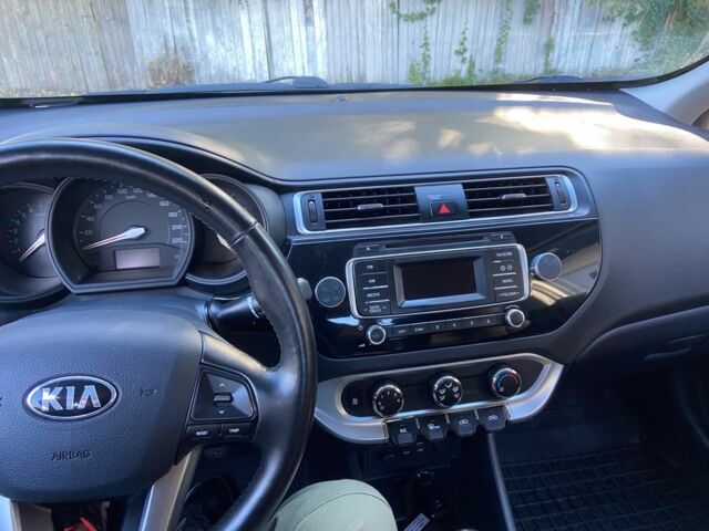 Белый Киа Рио, объемом двигателя 1.4 л и пробегом 88 тыс. км за 8800 $, фото 7 на Automoto.ua