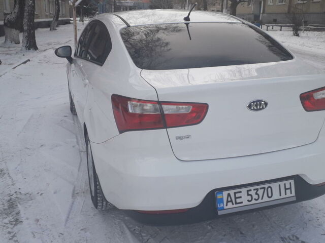 Білий Кіа Ріо, об'ємом двигуна 1.4 л та пробігом 18 тис. км за 11500 $, фото 3 на Automoto.ua