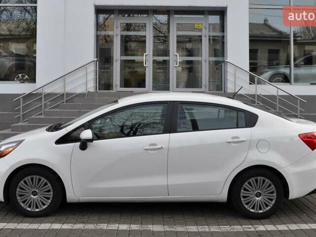 Белый Киа Рио, объемом двигателя 1.6 л и пробегом 117 тыс. км за 9800 $, фото 2 на Automoto.ua