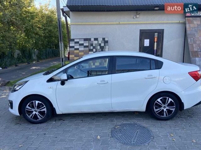 Белый Киа Рио, объемом двигателя 1.4 л и пробегом 87 тыс. км за 8700 $, фото 1 на Automoto.ua