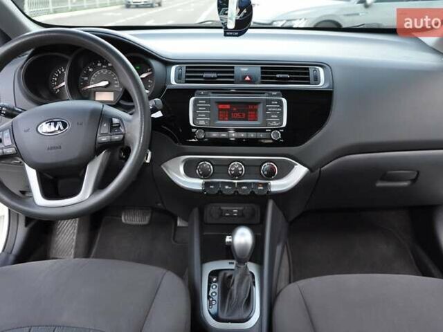 Белый Киа Рио, объемом двигателя 1.6 л и пробегом 117 тыс. км за 9800 $, фото 19 на Automoto.ua