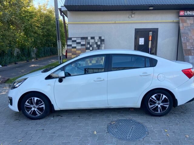 Белый Киа Рио, объемом двигателя 1.4 л и пробегом 88 тыс. км за 8300 $, фото 4 на Automoto.ua