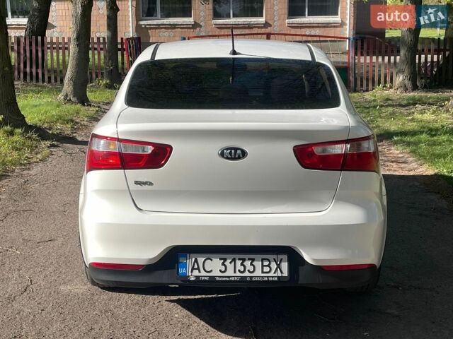 Білий Кіа Ріо, об'ємом двигуна 1.4 л та пробігом 140 тис. км за 9350 $, фото 9 на Automoto.ua