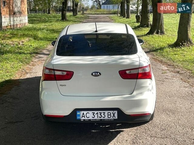 Белый Киа Рио, объемом двигателя 1.4 л и пробегом 140 тыс. км за 9350 $, фото 1 на Automoto.ua
