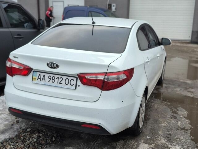 Білий Кіа Ріо, об'ємом двигуна 1.4 л та пробігом 182 тис. км за 9999 $, фото 4 на Automoto.ua