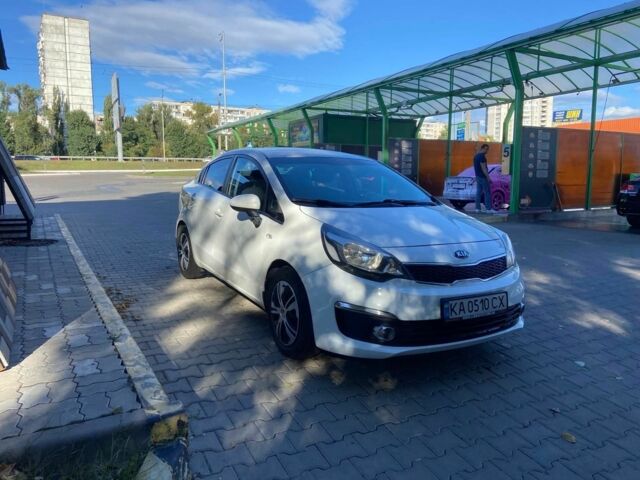 Белый Киа Рио, объемом двигателя 1.4 л и пробегом 88 тыс. км за 8000 $, фото 3 на Automoto.ua