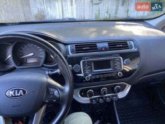 Белый Киа Рио, объемом двигателя 1.4 л и пробегом 87 тыс. км за 8700 $, фото 5 на Automoto.ua