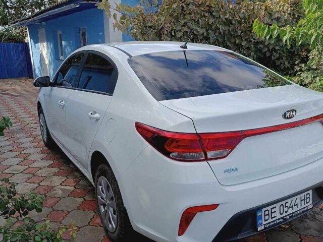 Белый Киа Рио, объемом двигателя 1.4 л и пробегом 21 тыс. км за 10700 $, фото 1 на Automoto.ua