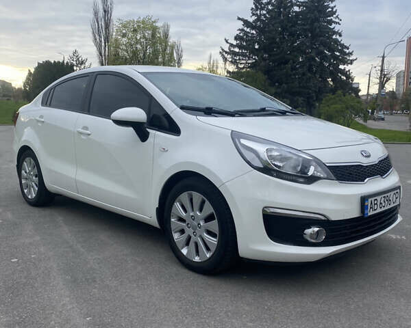Білий Кіа Ріо, об'ємом двигуна 1.4 л та пробігом 192 тис. км за 9600 $, фото 19 на Automoto.ua