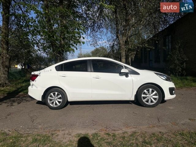 Белый Киа Рио, объемом двигателя 1.4 л и пробегом 140 тыс. км за 9350 $, фото 5 на Automoto.ua