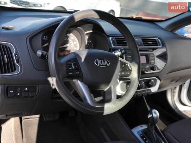 Белый Киа Рио, объемом двигателя 1.6 л и пробегом 117 тыс. км за 8300 $, фото 25 на Automoto.ua