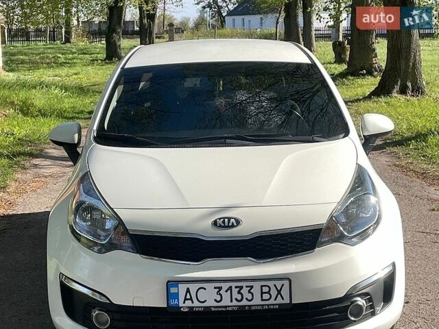 Белый Киа Рио, объемом двигателя 1.4 л и пробегом 140 тыс. км за 9350 $, фото 3 на Automoto.ua
