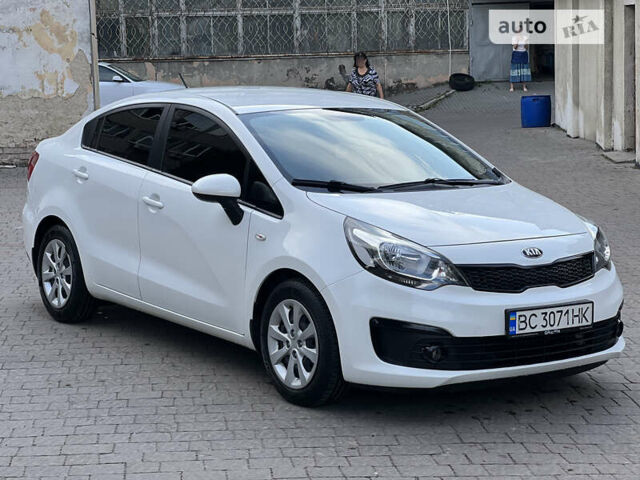 Белый Киа Рио, объемом двигателя 1.4 л и пробегом 88 тыс. км за 14000 $, фото 1 на Automoto.ua