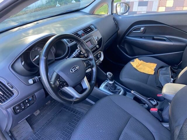 Белый Киа Рио, объемом двигателя 1.4 л и пробегом 88 тыс. км за 8300 $, фото 8 на Automoto.ua