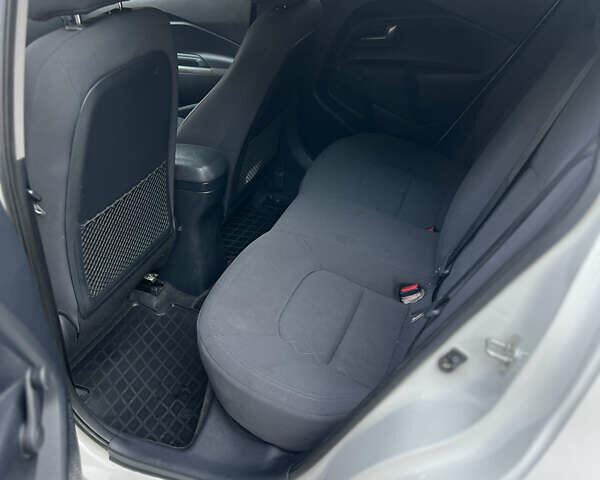 Белый Киа Рио, объемом двигателя 1.4 л и пробегом 101 тыс. км за 13500 $, фото 12 на Automoto.ua