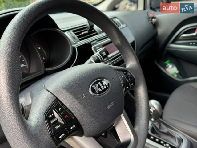 Белый Киа Рио, объемом двигателя 1.6 л и пробегом 162 тыс. км за 11000 $, фото 21 на Automoto.ua