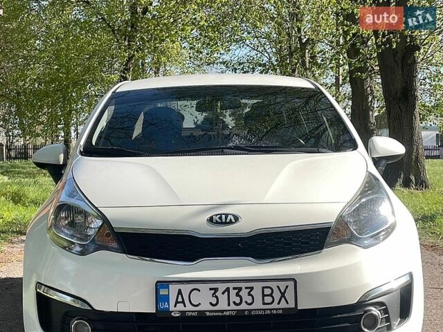Білий Кіа Ріо, об'ємом двигуна 1.4 л та пробігом 140 тис. км за 9350 $, фото 6 на Automoto.ua