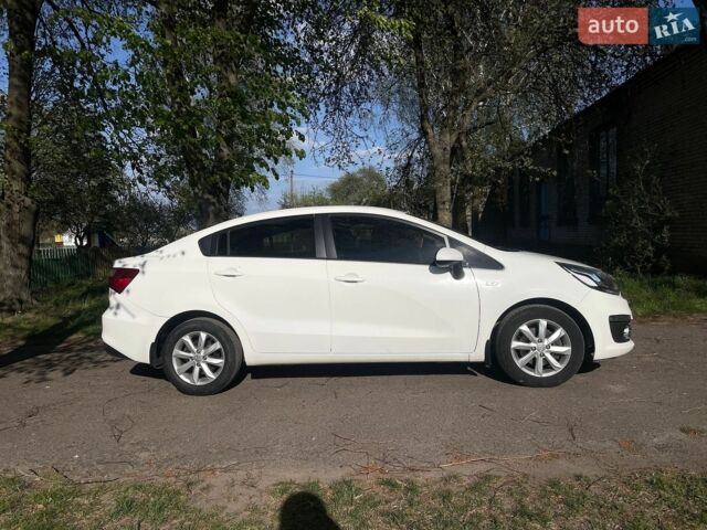 Білий Кіа Ріо, об'ємом двигуна 1.4 л та пробігом 140 тис. км за 9350 $, фото 5 на Automoto.ua