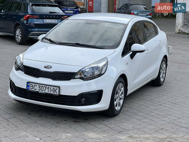 Белый Киа Рио, объемом двигателя 1.4 л и пробегом 101 тыс. км за 13500 $, фото 3 на Automoto.ua