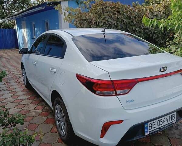 Белый Киа Рио, объемом двигателя 1.4 л и пробегом 21 тыс. км за 10700 $, фото 8 на Automoto.ua