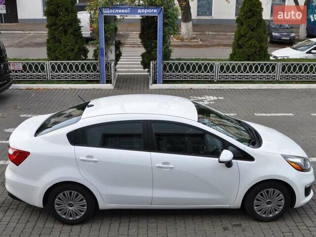 Белый Киа Рио, объемом двигателя 1.6 л и пробегом 117 тыс. км за 9800 $, фото 8 на Automoto.ua