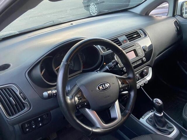 Белый Киа Рио, объемом двигателя 1.4 л и пробегом 88 тыс. км за 7700 $, фото 4 на Automoto.ua