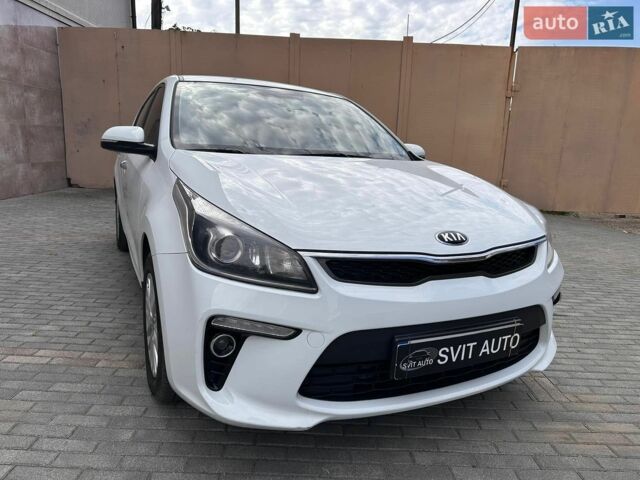 Белый Киа Рио, объемом двигателя 1.6 л и пробегом 144 тыс. км за 12999 $, фото 4 на Automoto.ua