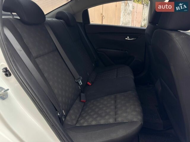 Белый Киа Рио, объемом двигателя 1.6 л и пробегом 144 тыс. км за 12999 $, фото 24 на Automoto.ua