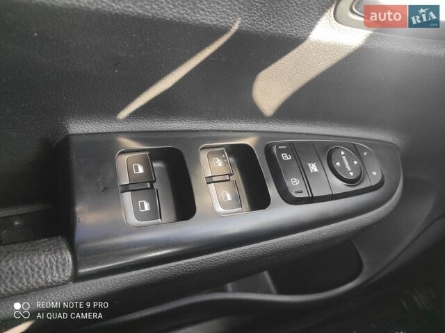 Белый Киа Рио, объемом двигателя 1.6 л и пробегом 144 тыс. км за 12300 $, фото 9 на Automoto.ua