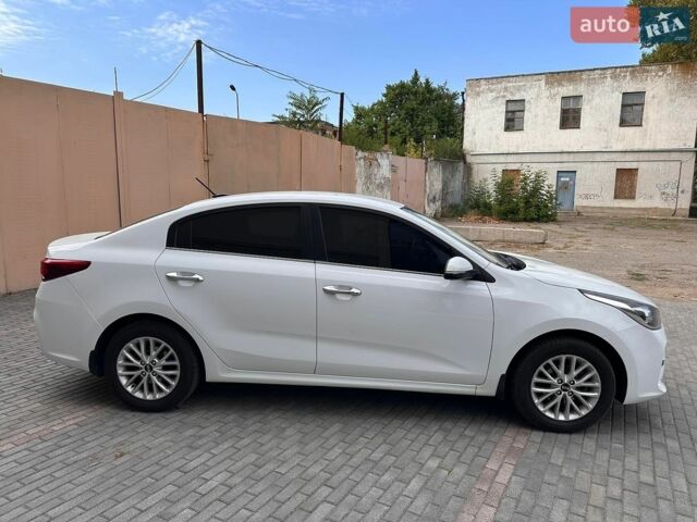Белый Киа Рио, объемом двигателя 1.6 л и пробегом 144 тыс. км за 12999 $, фото 8 на Automoto.ua
