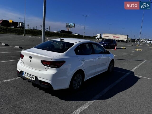 Білий Кіа Ріо, об'ємом двигуна 1.59 л та пробігом 150 тис. км за 11650 $, фото 16 на Automoto.ua