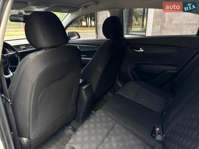 Белый Киа Рио, объемом двигателя 1.6 л и пробегом 144 тыс. км за 12999 $, фото 23 на Automoto.ua