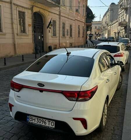 Білий Кіа Ріо, об'ємом двигуна 1.59 л та пробігом 86 тис. км за 13950 $, фото 3 на Automoto.ua