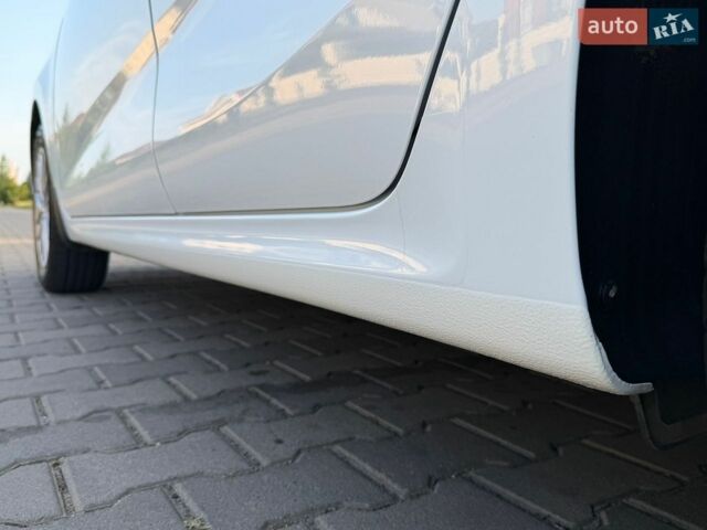 Білий Кіа Ріо, об'ємом двигуна 1.6 л та пробігом 18 тис. км за 14999 $, фото 9 на Automoto.ua