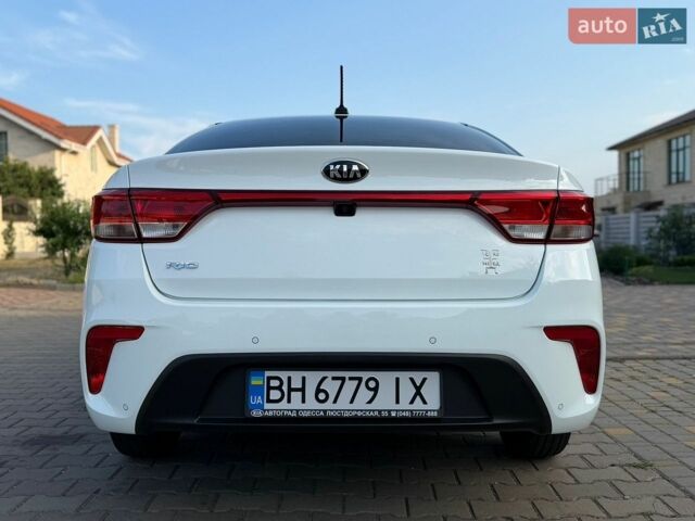 Білий Кіа Ріо, об'ємом двигуна 1.6 л та пробігом 18 тис. км за 14999 $, фото 10 на Automoto.ua