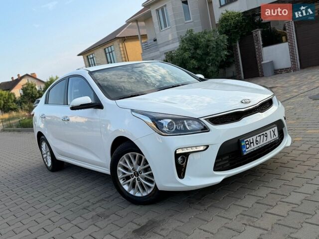 Білий Кіа Ріо, об'ємом двигуна 1.6 л та пробігом 18 тис. км за 14999 $, фото 33 на Automoto.ua