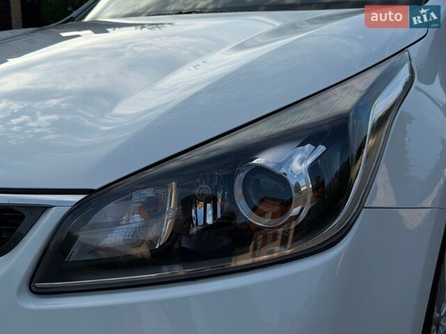 Білий Кіа Ріо, об'ємом двигуна 1.6 л та пробігом 18 тис. км за 14999 $, фото 22 на Automoto.ua