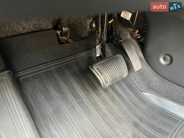 Білий Кіа Ріо, об'ємом двигуна 1.6 л та пробігом 18 тис. км за 14999 $, фото 65 на Automoto.ua