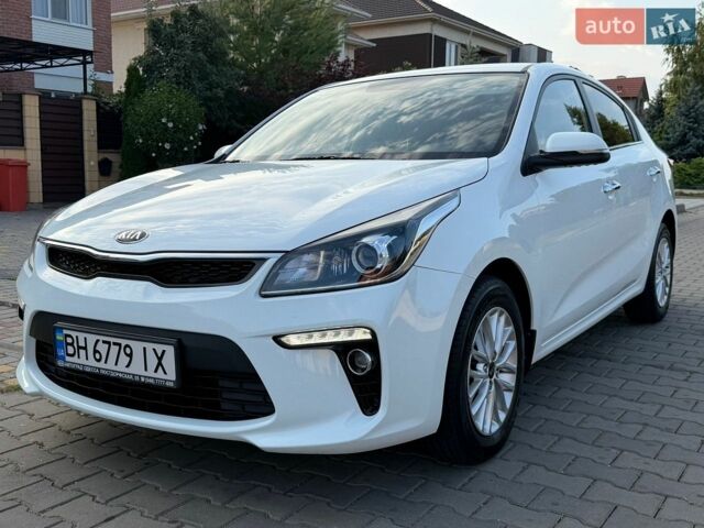 Білий Кіа Ріо, об'ємом двигуна 1.6 л та пробігом 18 тис. км за 14999 $, фото 1 на Automoto.ua